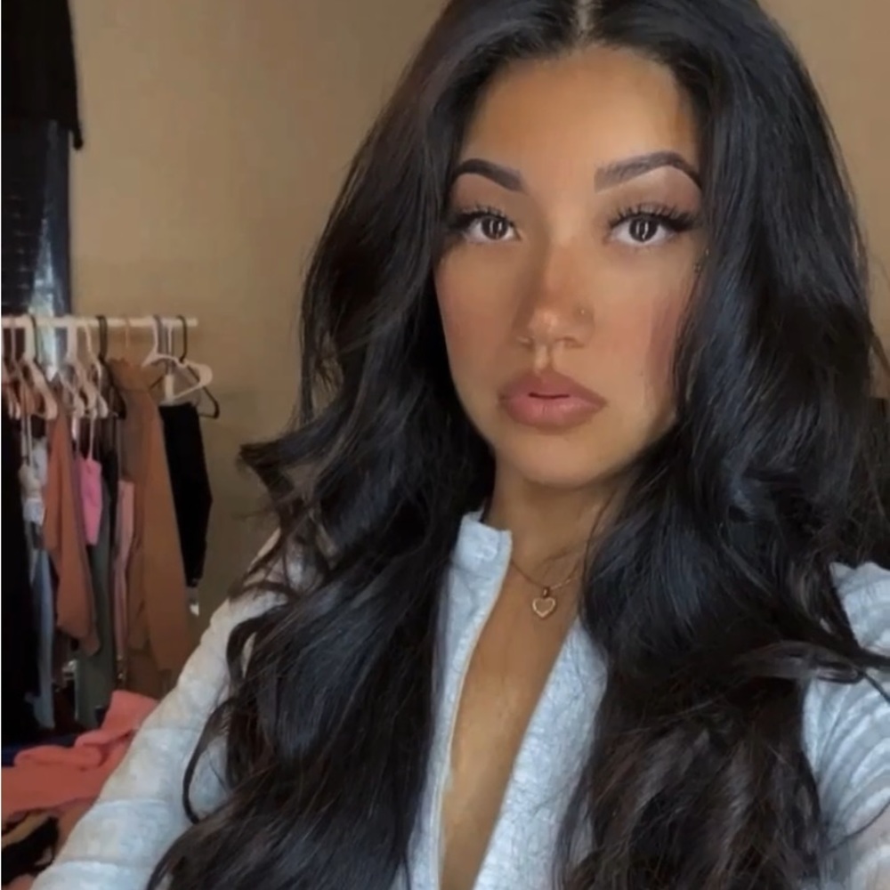 Meet your Posher, Selena